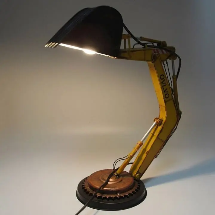 Antique-style LED lamp