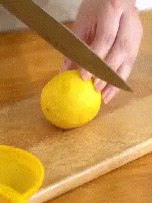 Animated demonstration of storage box